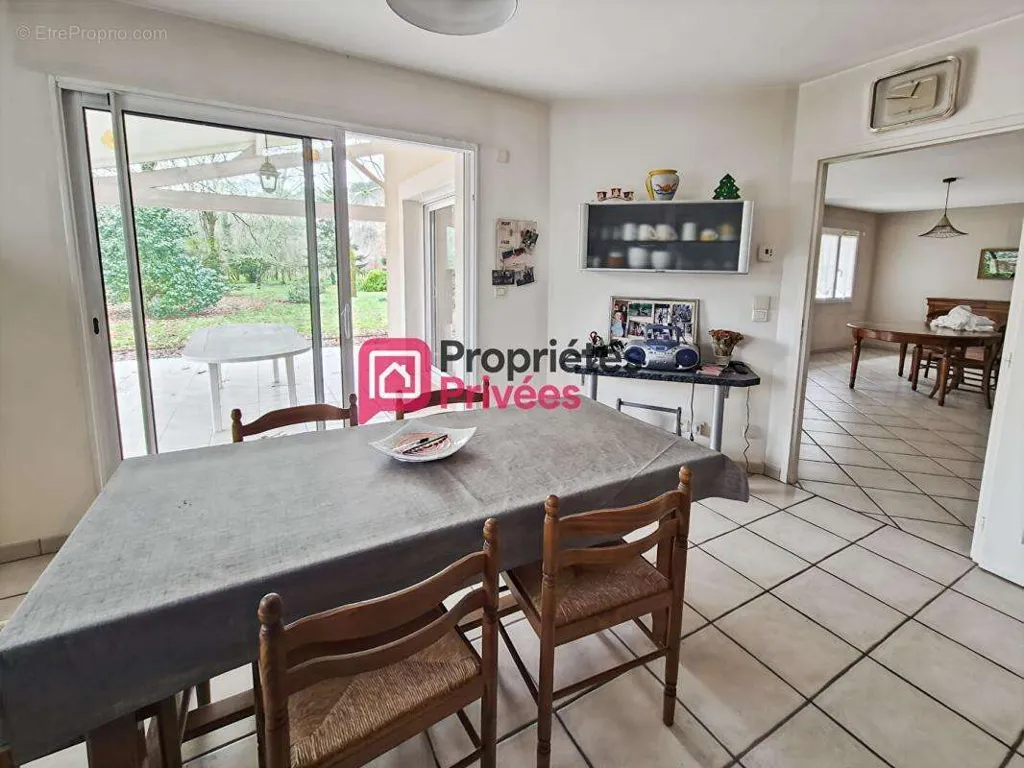 Salle à manger - Maison Contemporaine avec Jardin à 7 min de Bazas