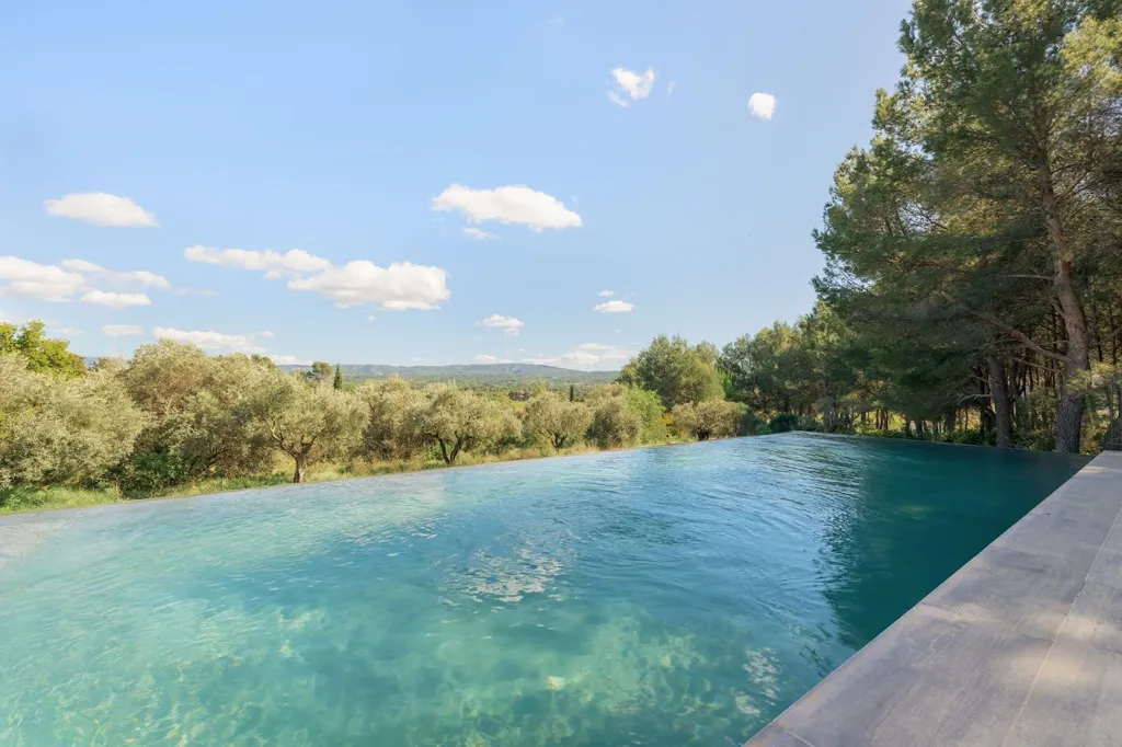 Piscine - Domaine Viticole Bio avec Piscine au Cœur de l'AOP Ventoux