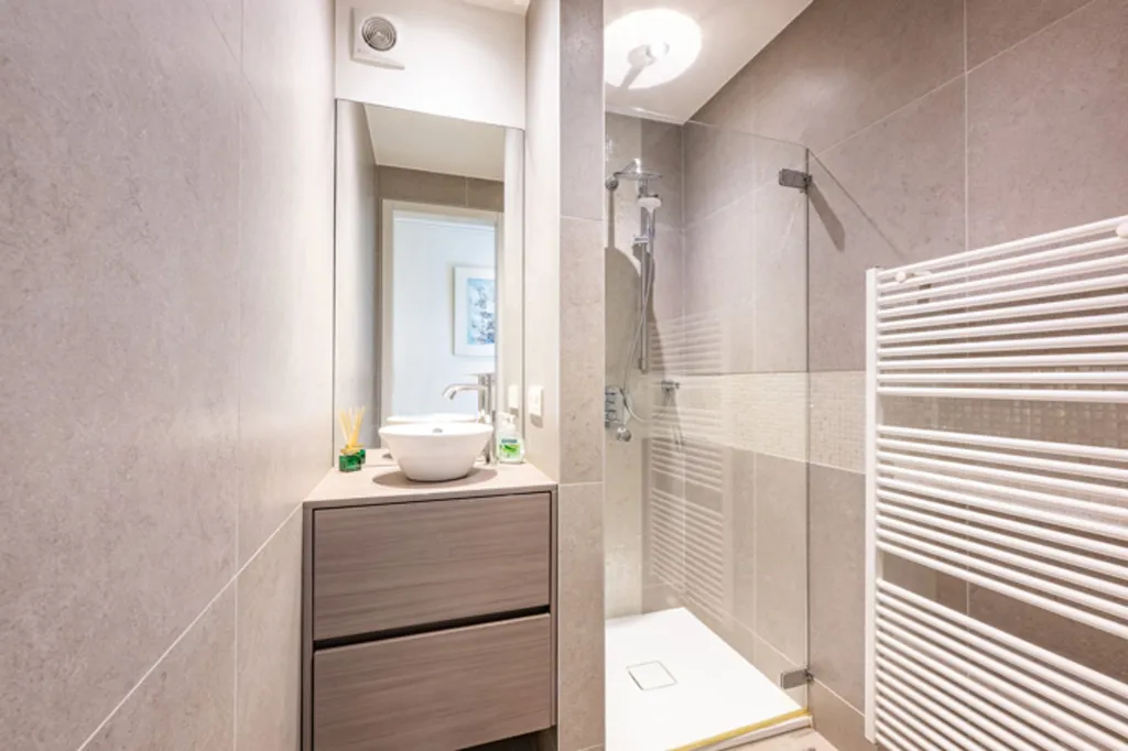 Vannitoad - Luxury Duplex Apartment with Terrace in Zoersel