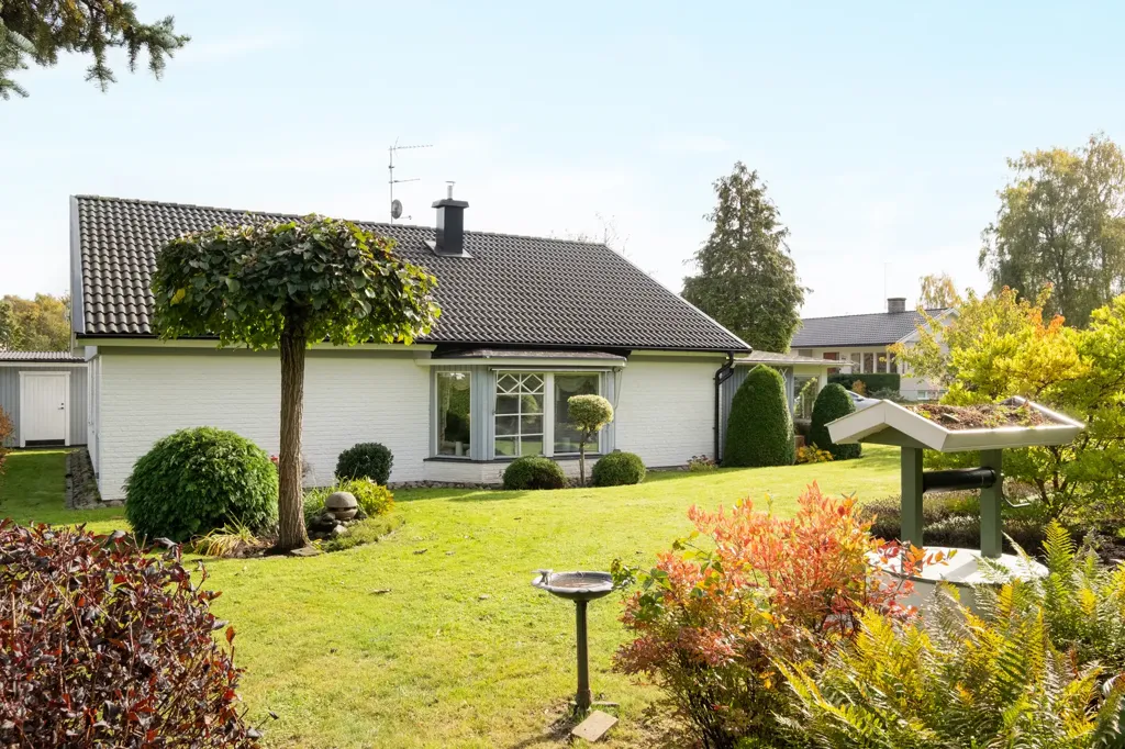 Jardin - Two-Storey House with Spa in Hällaryd