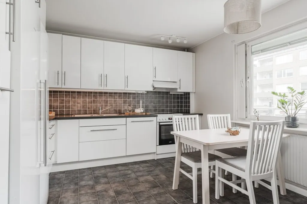 Köök - Two-Bedroom Flat with West-Facing Balcony in Gävle