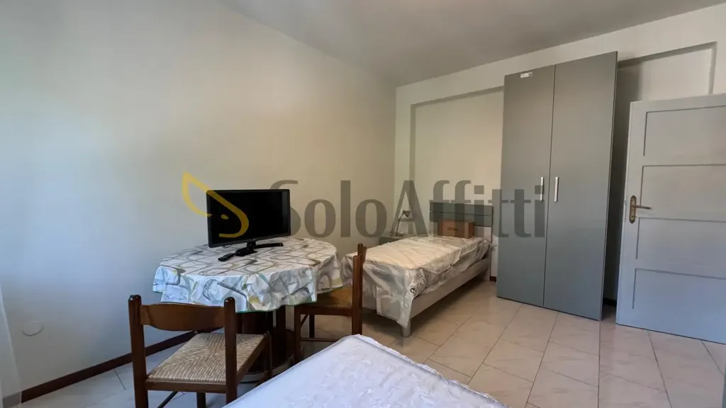 Chambres - 4-Bedroom Apartment in Quiet Area, Bologna