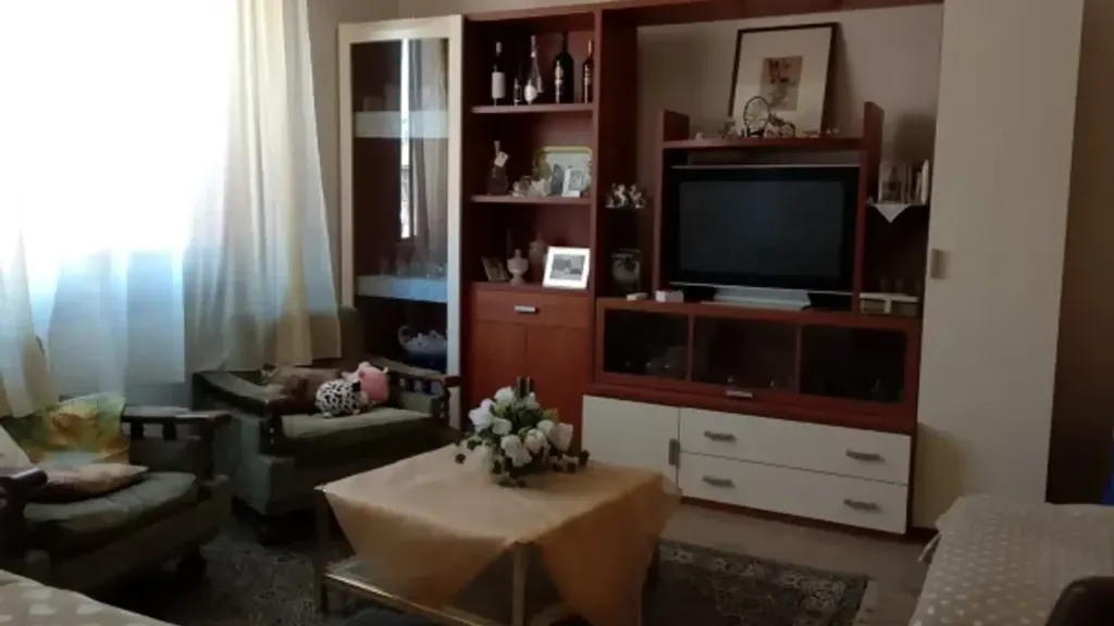Séjour - Villa with Two Units in Piacenza