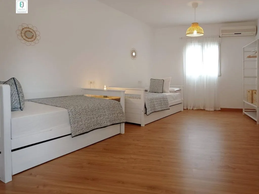 Magamistoad - 9-Room House with Multiple Units in Granada