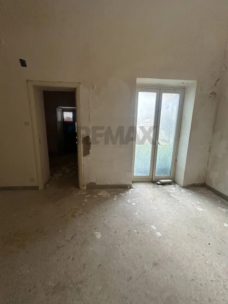 Rooms - Apartment with Balcony in Caltanissetta