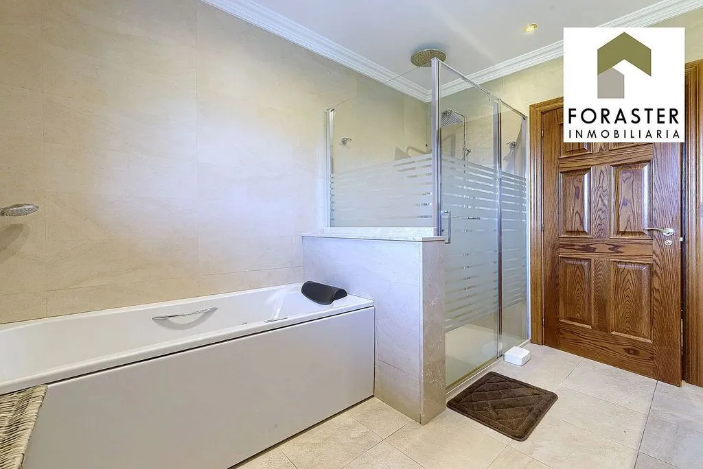 Salles de bain - Chalet with Pool and Terrace in Loiu