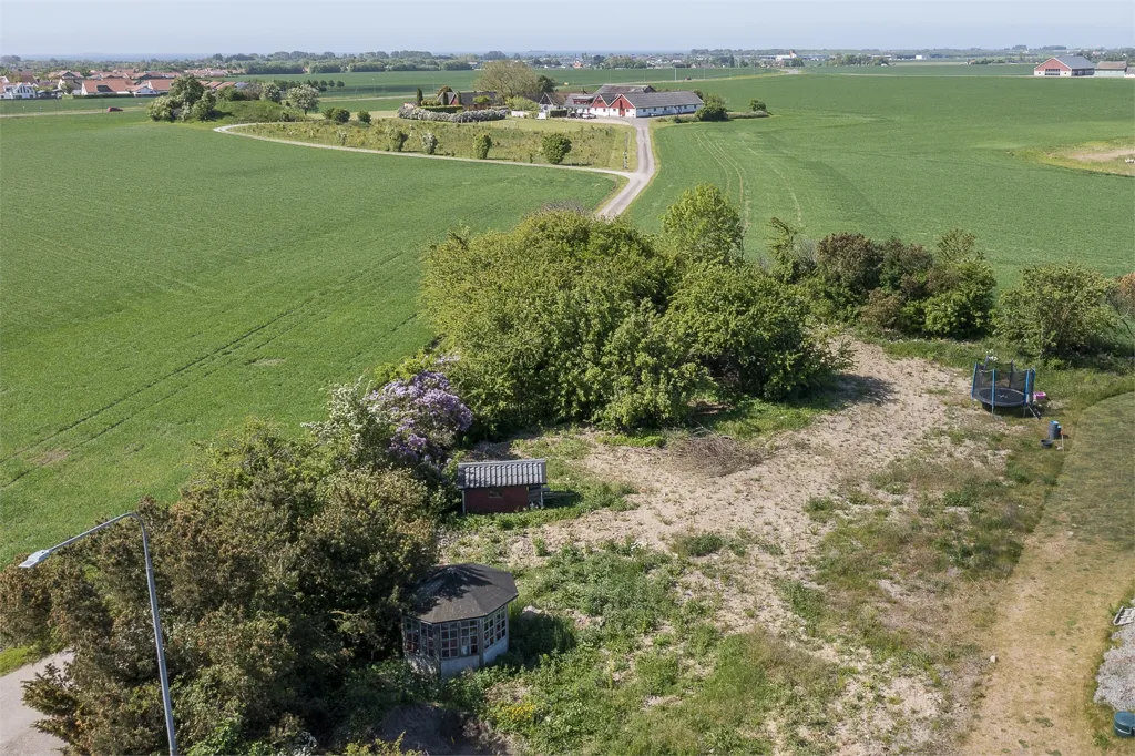 Õhuvaade - Generous Plot with Green Space in Trelleborg