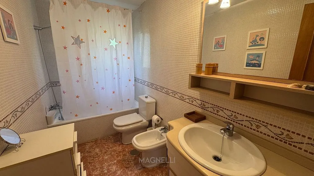 Salles de bain - Bungalow with Garden and Terrace in Elda