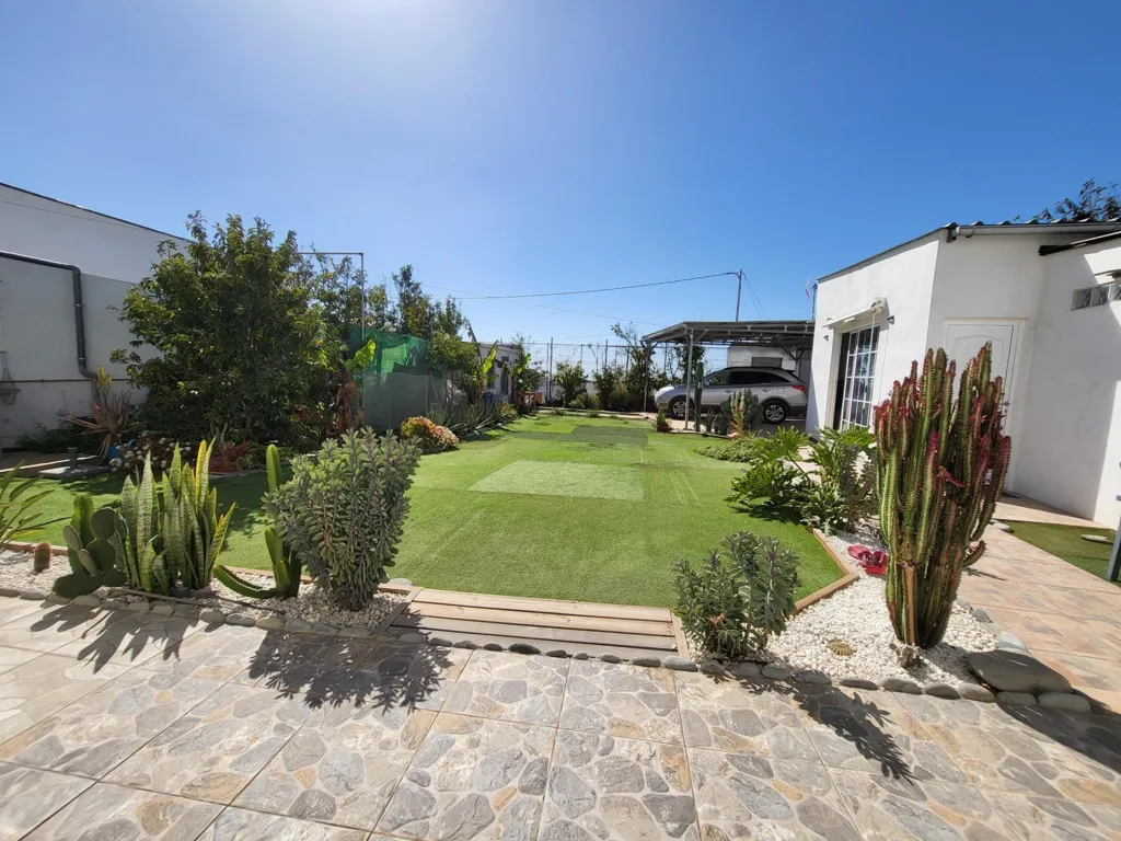 Aed - Detached Villa with Private Garden in Arona