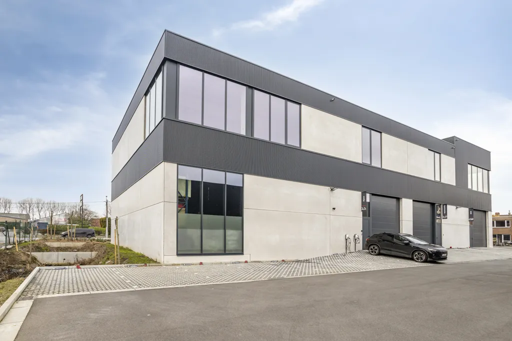 Extérieur - Nouveau Bâtiment de Bureau avec Beaucoup de Luminosité à Hooglede - Gits