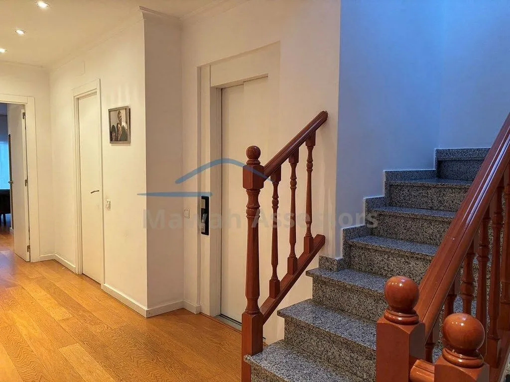 Entrée - Luxury House with Lift in Sabadell Centre