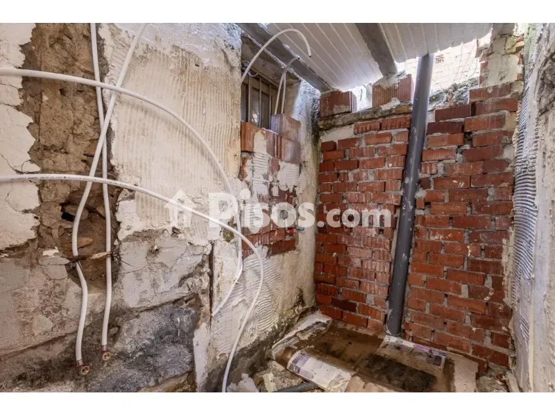 Rooms - House to Renovate in Güevéjar