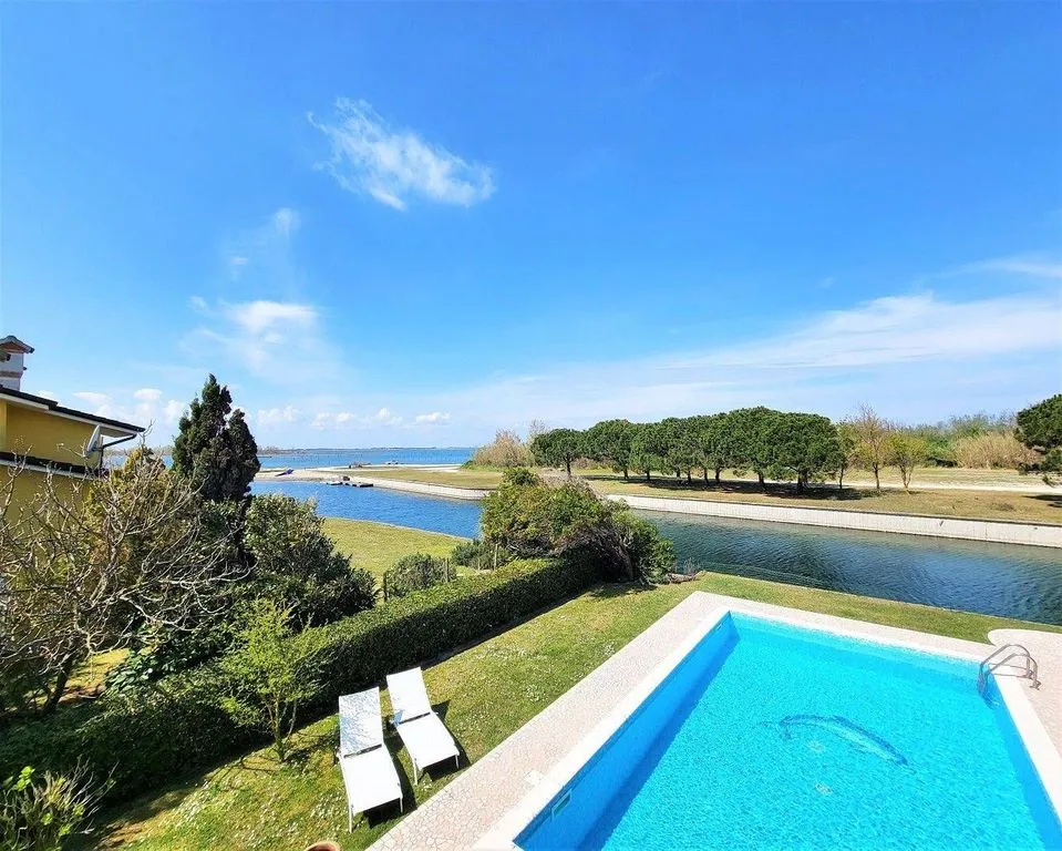 Piscine - Luxury Villa with Fiord View in Rosolina