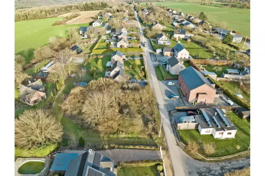 Vue aérienne - Terrain à bâtir dans un lotissement calme à Ferrières