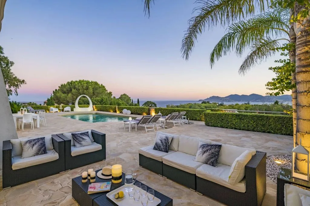 Terrasse - Villa Luxueuse avec Piscine à Cannes