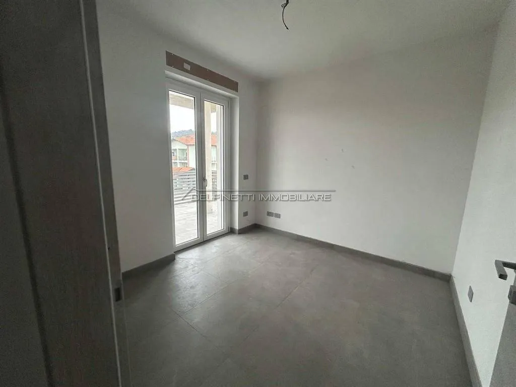 Pièces - New Class A4 Apartment with Terraces near Alba