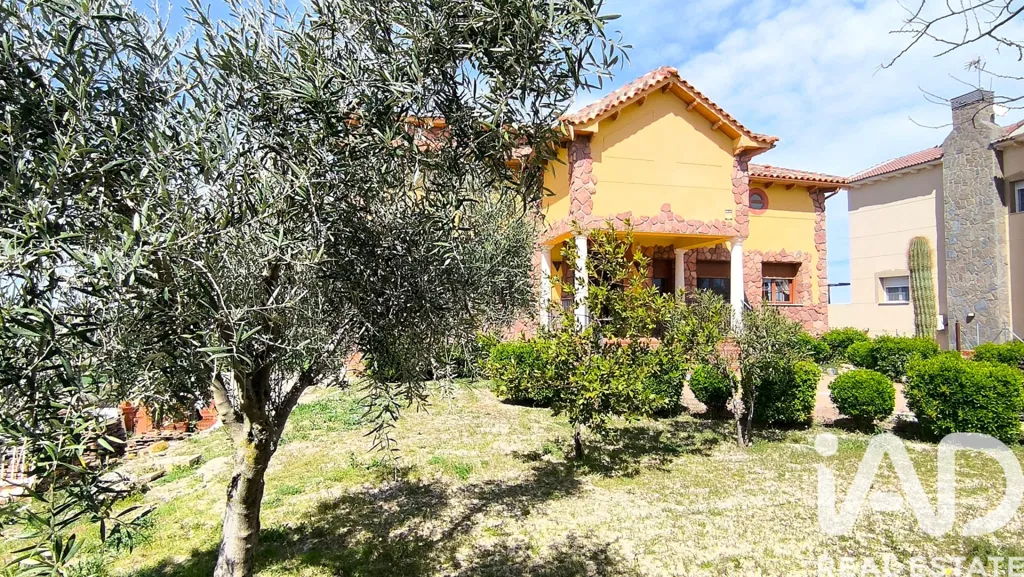 Välivaade - Chalet with Large Garden in Colmenar de Oreja