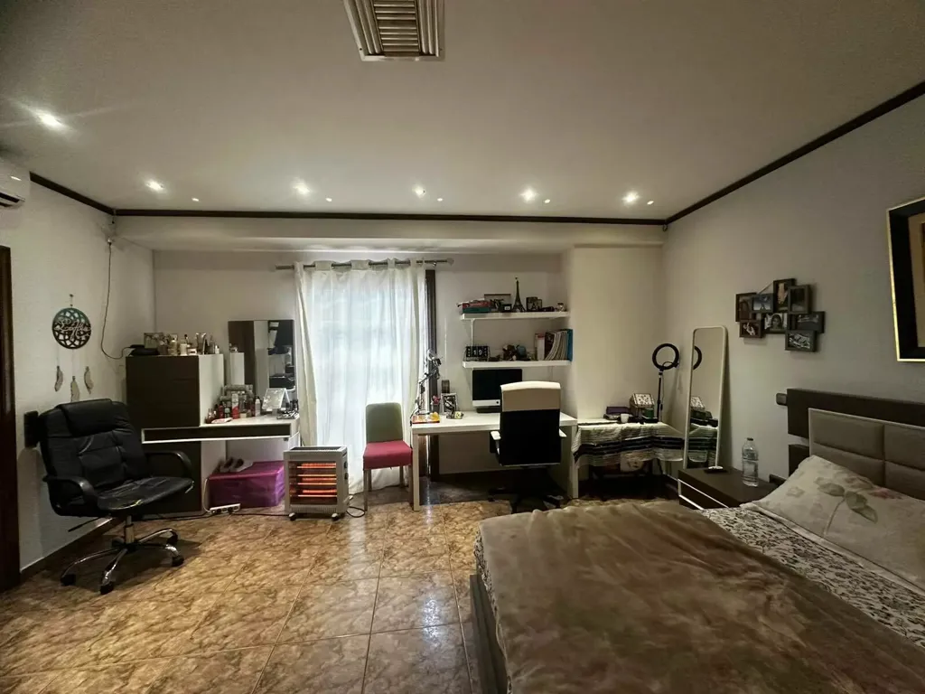 Magamistoad - Flat with Solar Panels in Haidari, Athens