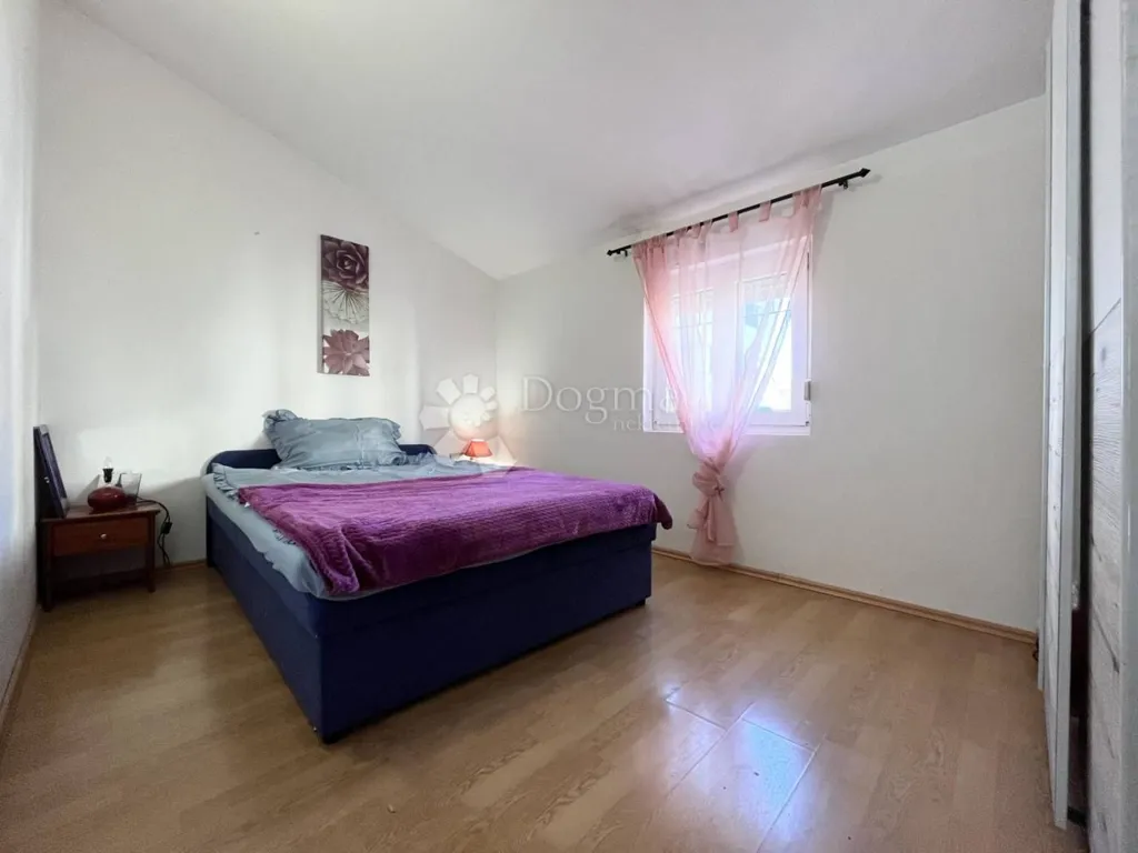 Magamistoad - Two-Bedroom Apartment with Sea View in Novigrad