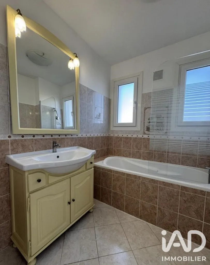 Salles de bain - Appartement 3 Pièces avec Piscine à Antibes