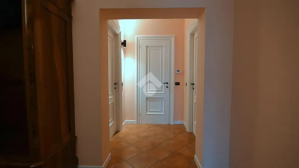 Entrée - Trilocale with Terrace in Flero