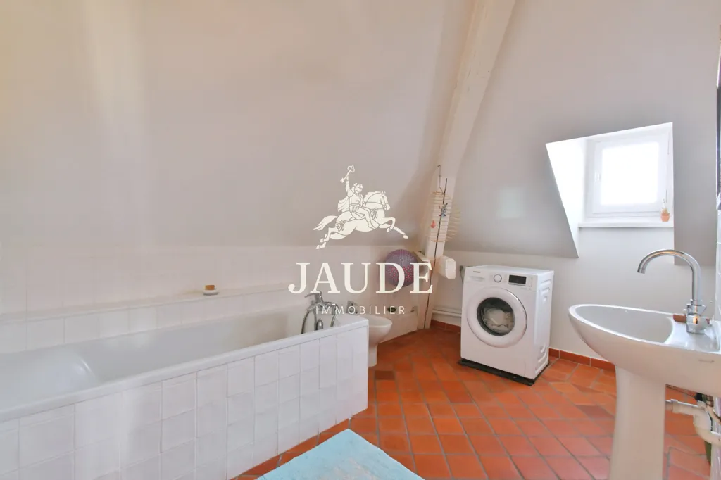 Salles de bain - Duplex de Caractère avec Balcon à Chamalières