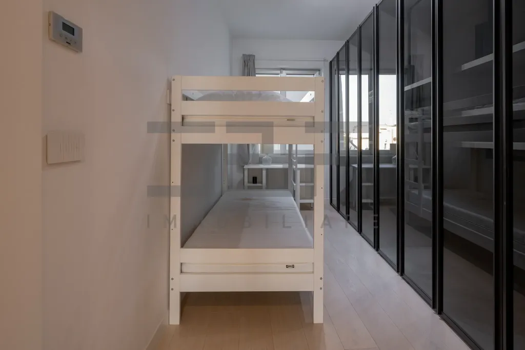 Chambres - Two-Bedroom Apartment with Panoramic View in Milan