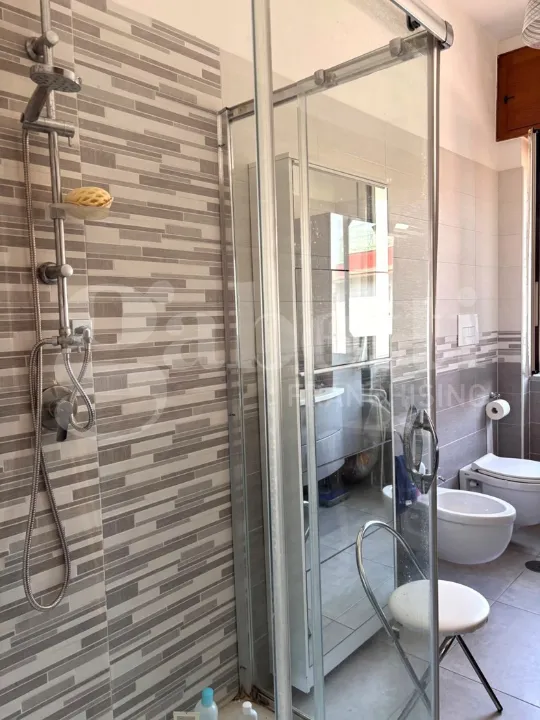 Salles de bain - Apartment with Balconies in Central Naples