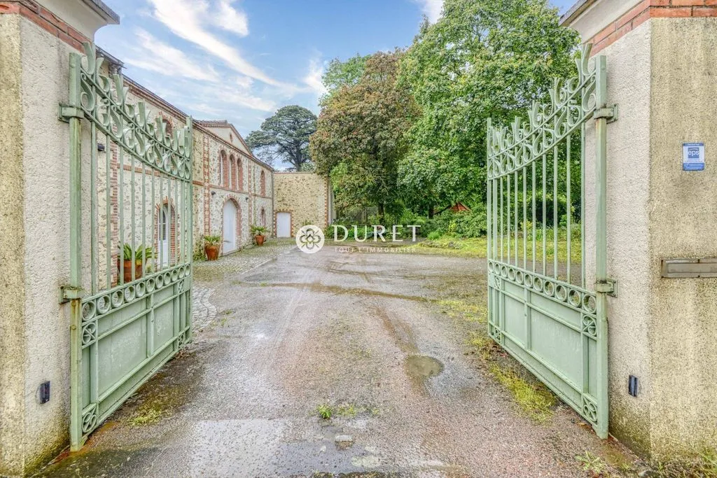 Extérieur - Maison de Luxe avec Parc Boisé à Cugand