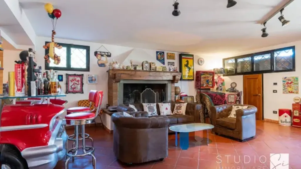 Elutuba - Rustic Villa with Olive Grove in Chianti