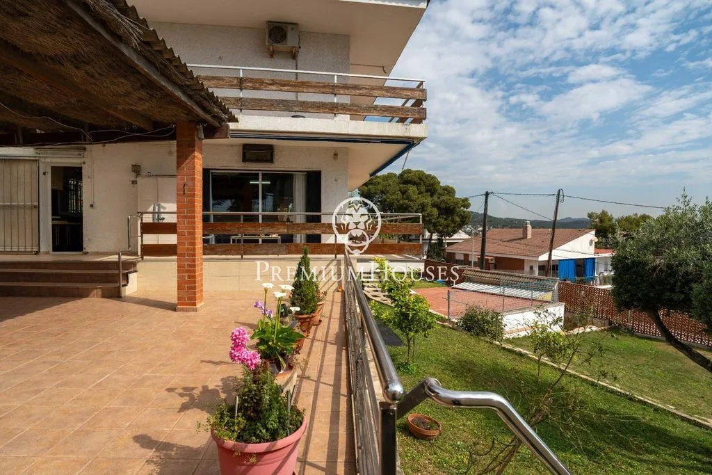 Terrazza - Luxury House with Pool in Castelldefels
