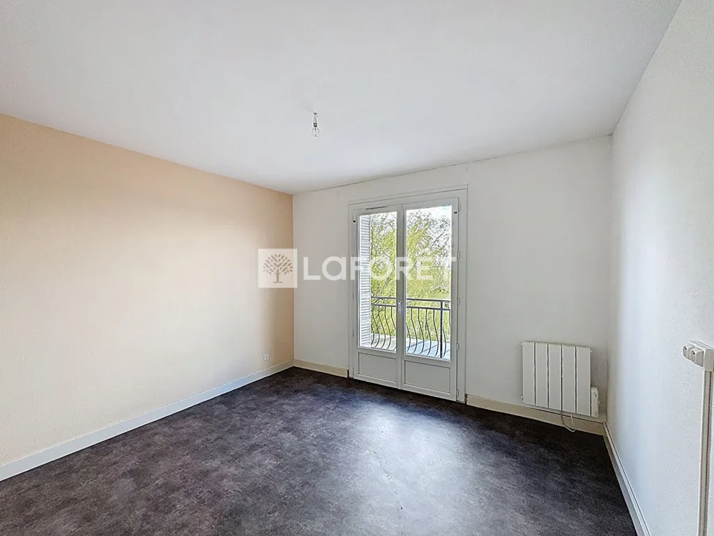 Toad - 4-Piece Flat with Balcony in Saint-Amour