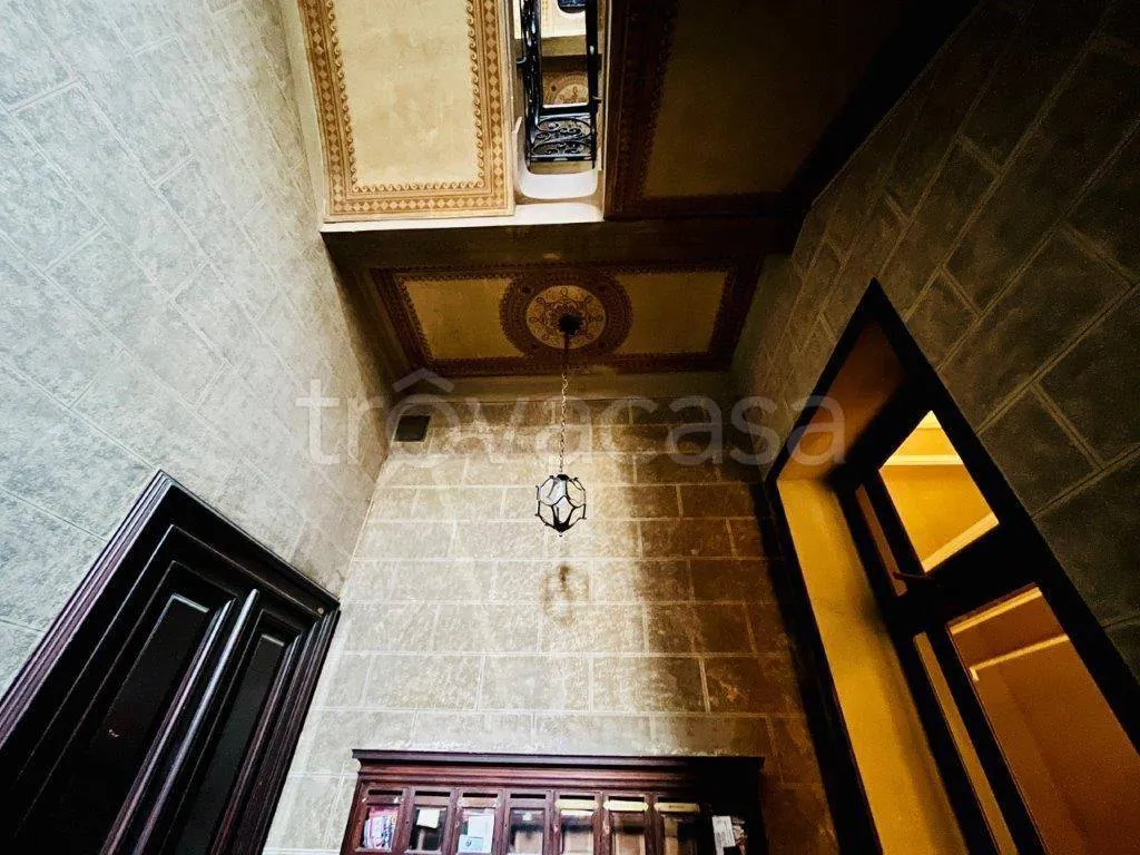 Hallway - Period Apartment with Balconies in Turin