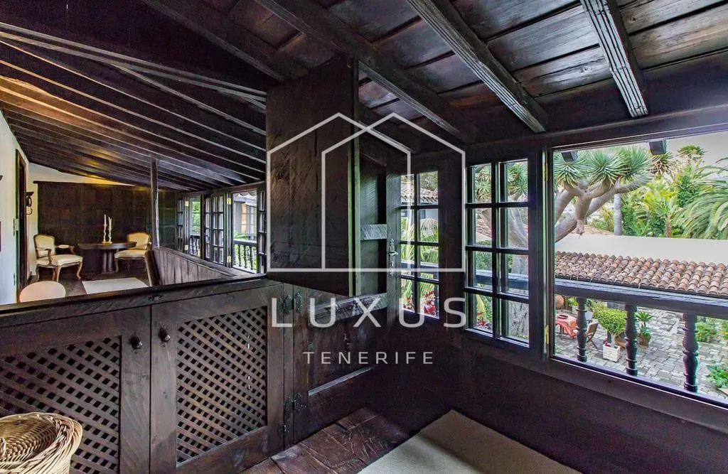 Terrazza - Historic Villa with Pool in Tacoronte