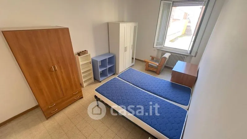 Chambres - Four-Bedroom Apartment with High Ceilings in Parma