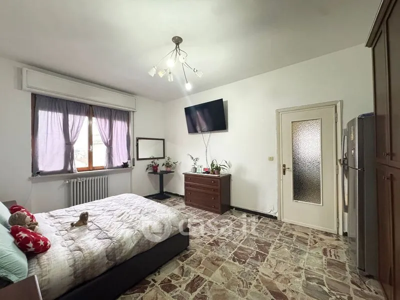 Chambres - Trilocale with Balcony in Vercelli