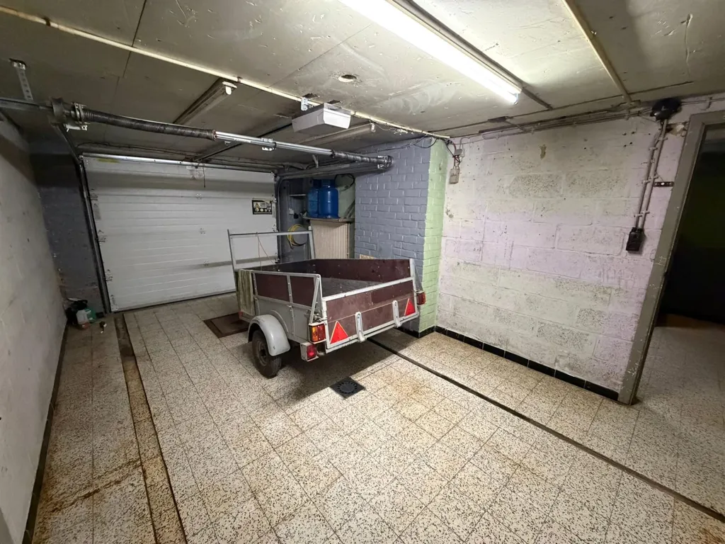 Garage - Half-Open House with Garden in Bastogne