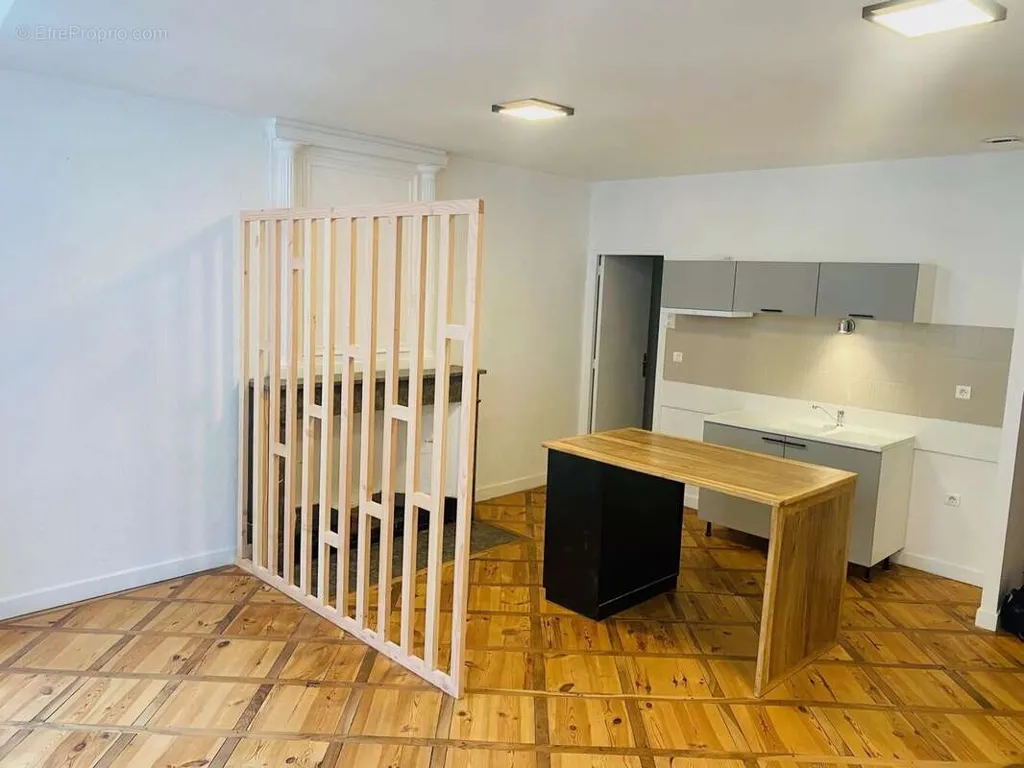Kitchen - 6-Unit Investment Property in City Centre