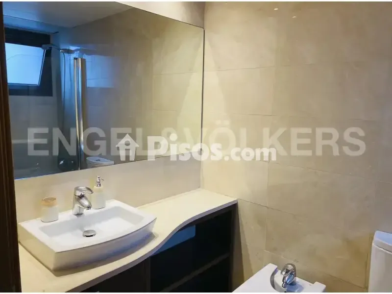 Salles de bain - Furnished Apartment with Balcony in Sant Martí