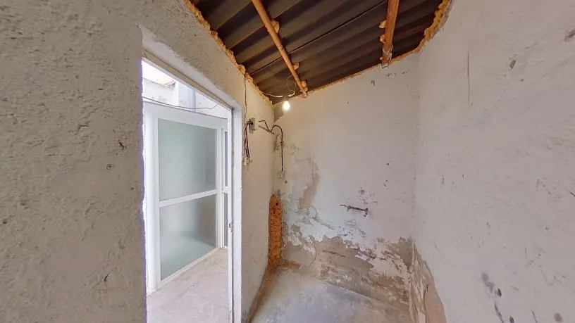 Toad - Flat with Garden Access in Badalona