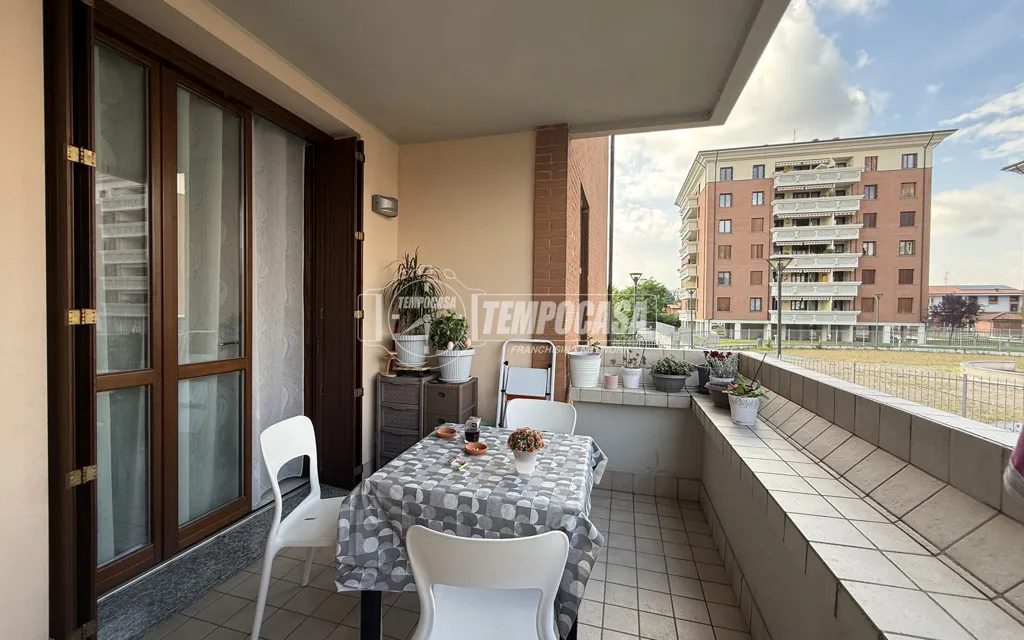 Balcony - Apartment with Balcony in Busto Garolfo