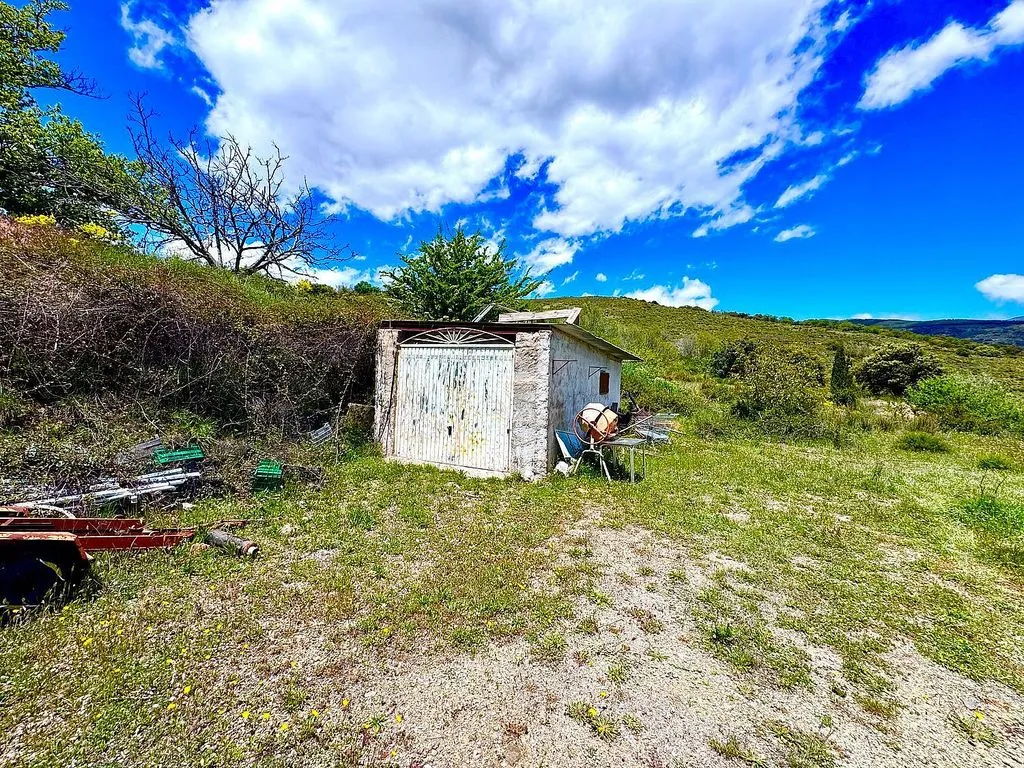 Aed - Rustic Finca with Water Source in Sierra de Júbar