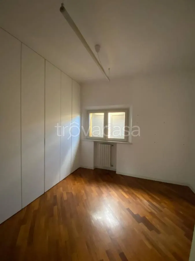 Pièces - Rustic-Style Flat with Caminetto in Modena