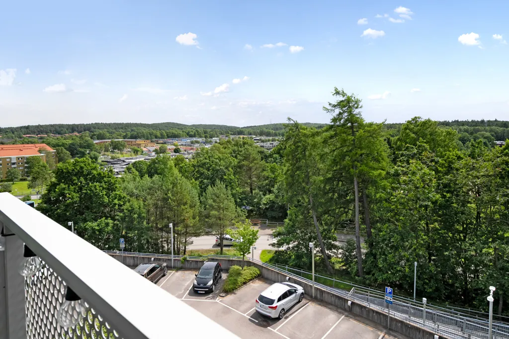 Rõdu - Apartment with South-West Balcony in Tuve