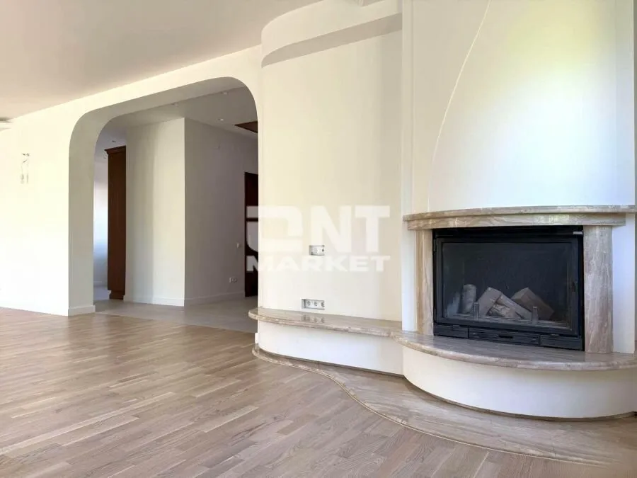 Elutuba - Fully Renovated House with Private Courtyard in Klaipėda