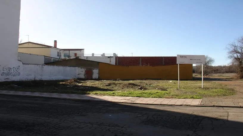 Aed - Residential Plot with Development Potential in León