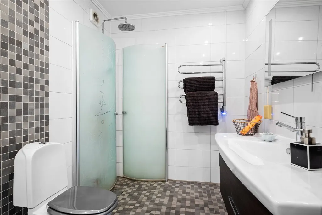 Salles de bain - Generations Home with Pool in Rural Setting