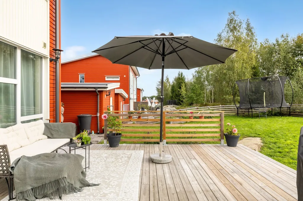 Terrass - Duplex with Balcony in Viby Äng, Bålsta