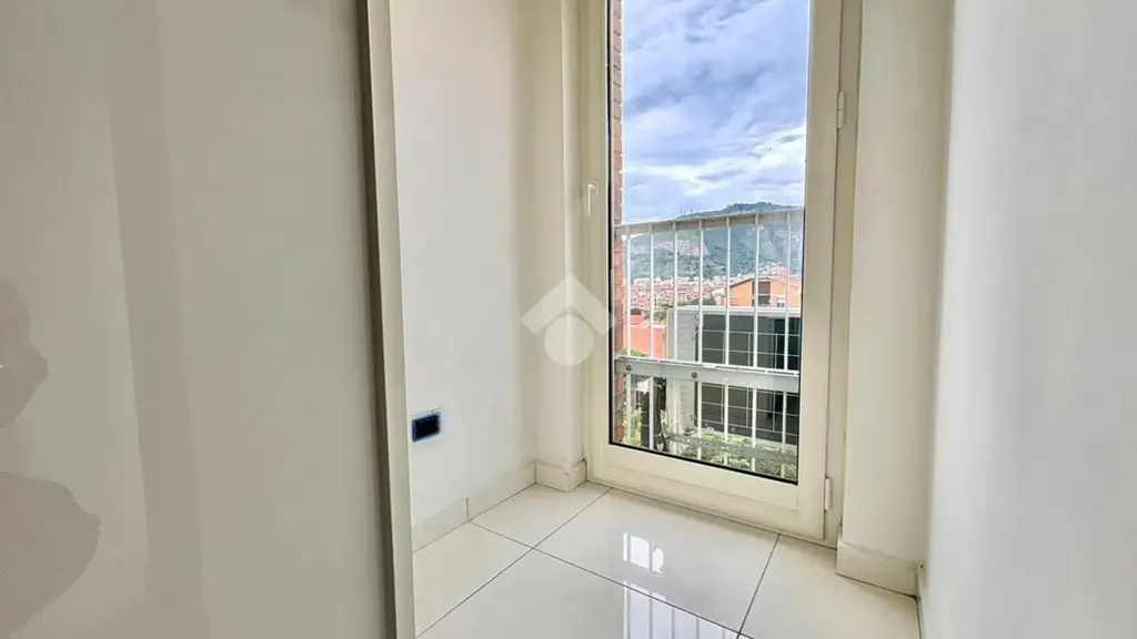 Pièces - Panoramic Apartment with Balcony in Naples