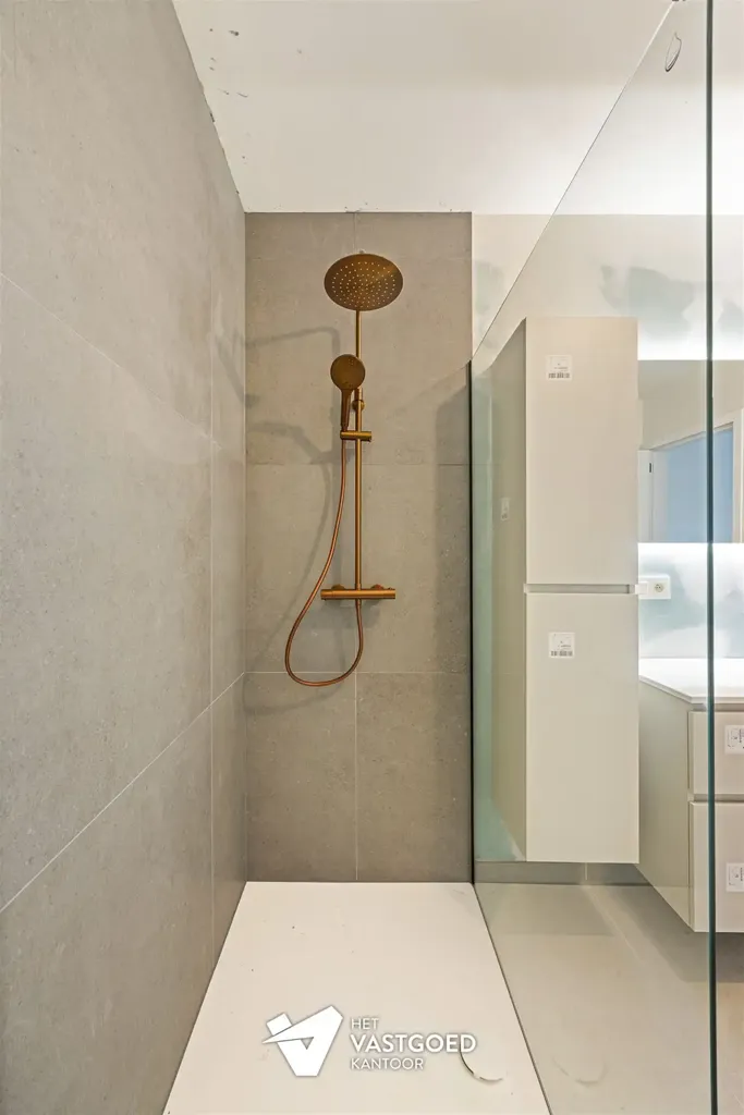 Bagni - Ground Floor Apartment with Terrace in Central Location